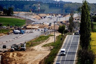 V Česku skoro nemožné. Šéf stavební firmy popisuje, jak se staví dálnice - Seznam Zprávy